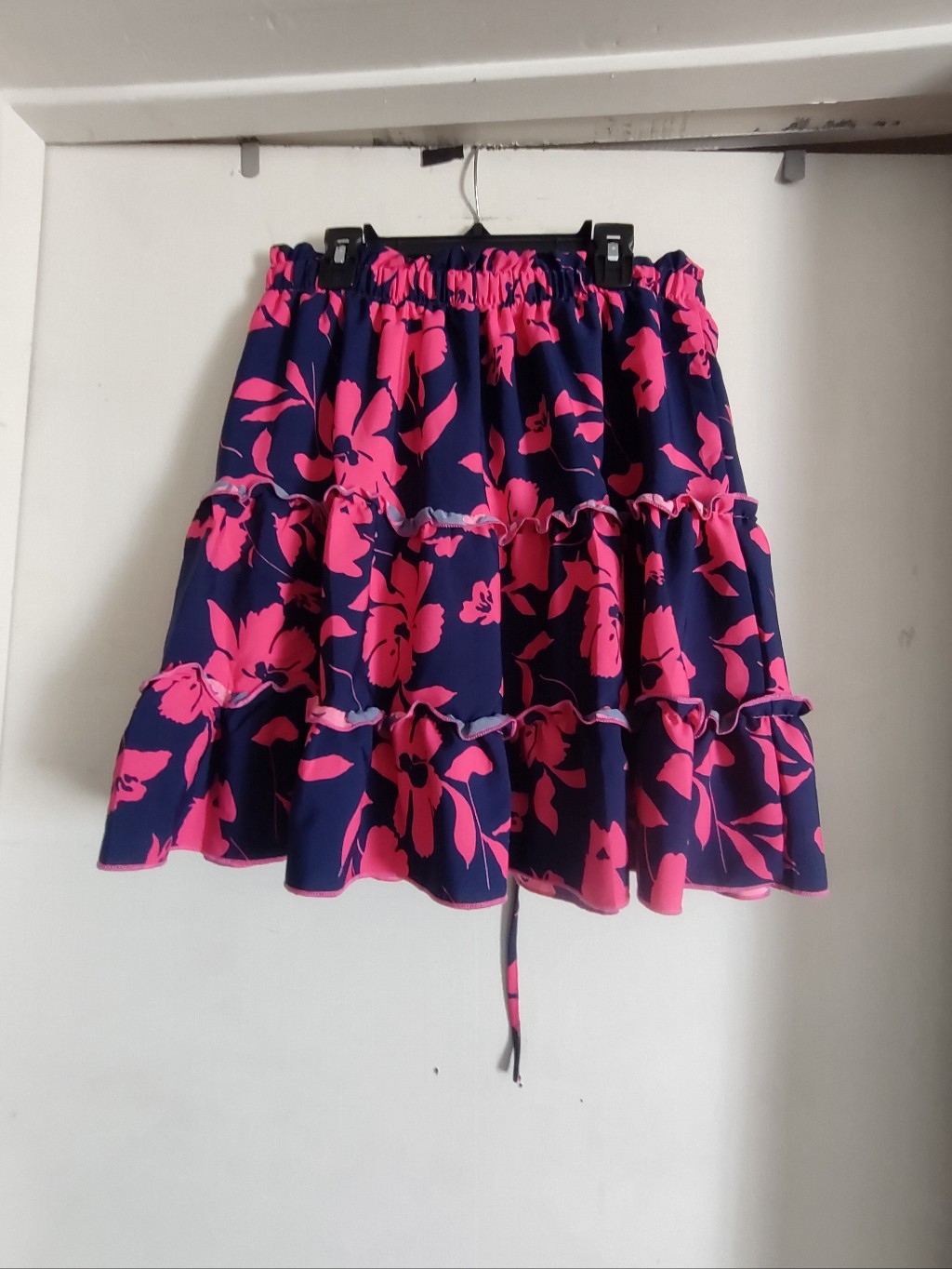 Pink And Blue Mini Tiered Skirt. Polyester. Built In Under Shorts. Size Large
